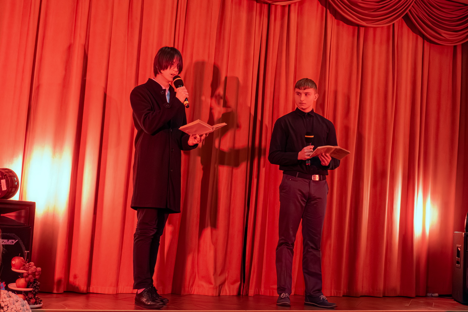 Zdjęcie 06.11.2025 Czytanie Narodowe-522f5536e-bdcb-405f-8ff3-c609c1e2209d.jpg w galerii Narodowe Czytanie poezji Jana Kochanowskiego A. D. 2025